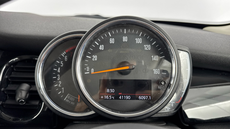 MINI Hatchback 1.5 Cooper Classic 3dr Auto Petrol Hatchback